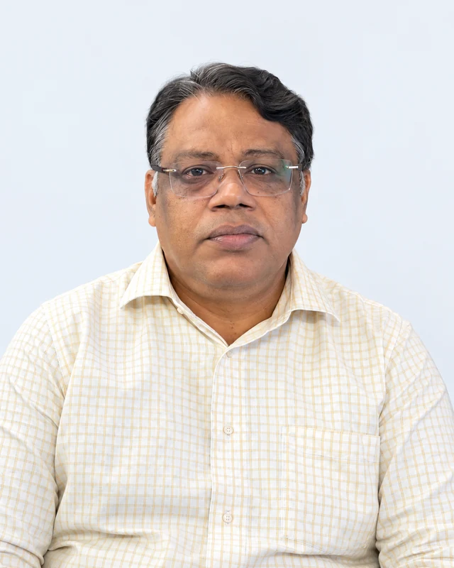 Portrait of Deepak Gupta, Finance Head and Operational Head at LoanBazzaar